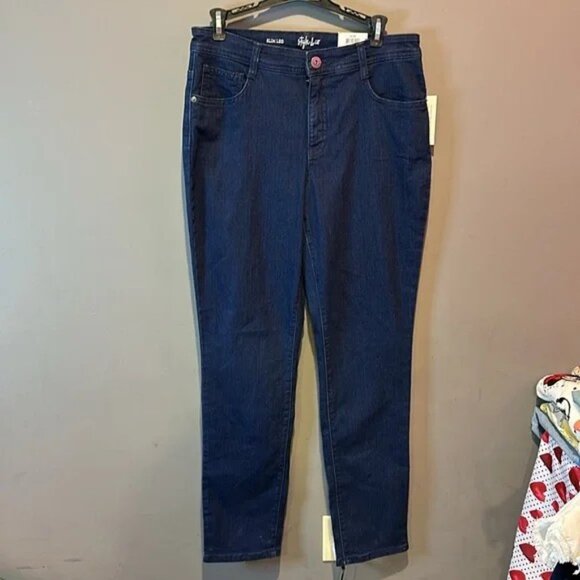 New women’s size 8 dark wash, midrise, slim leg, jeans, style & co NWT - Picture 3 of 4